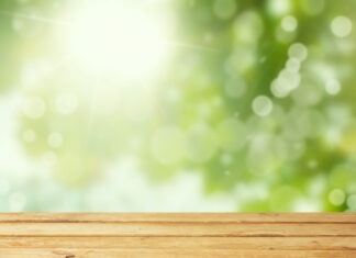 Skab Tidløs Elegance med Bordplader af Ægte Natursten og Trægulve