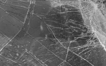 Sådan håndterer du stenslag og reparation af bilrude effektivt